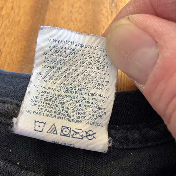 Delta Black Rihanna Loud Tee - Picture 5 of 11